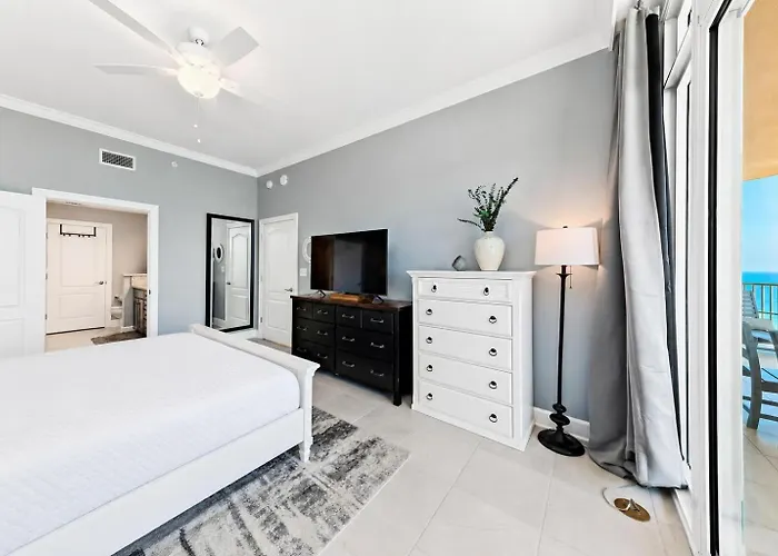 Phoenix Gulf Towers 1104